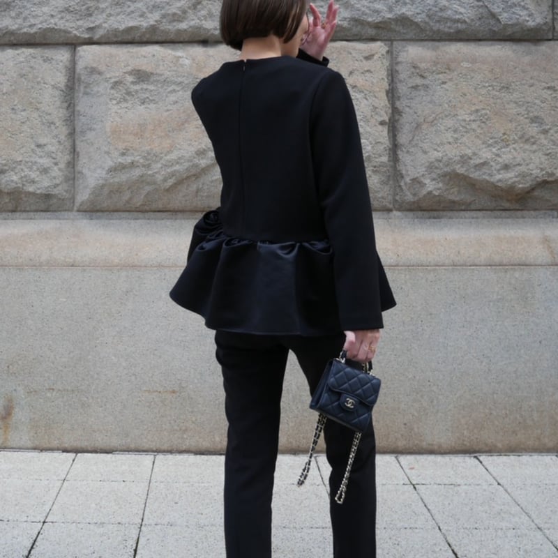 Ripple Peplum Blouse black | HEVE