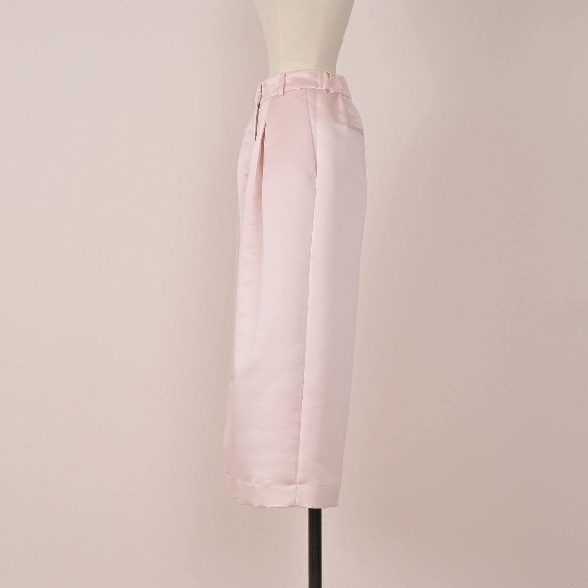 Heve シアーサテンフレアガウチョ 38 バニラ Heve シアーサテンフレア