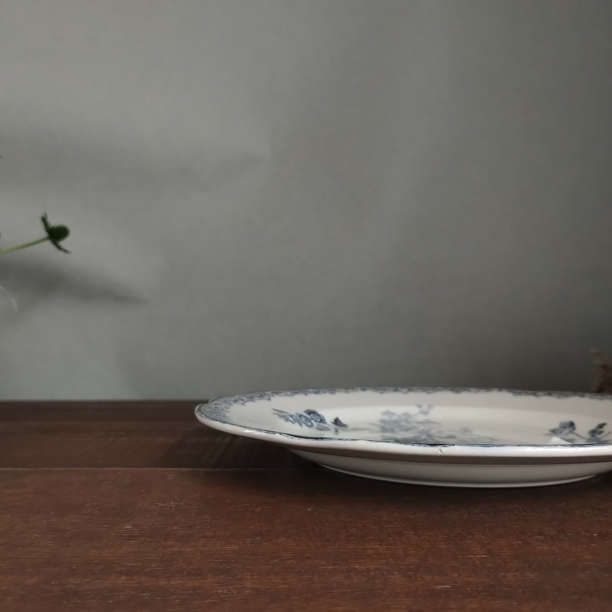 フランスアンティークプレート サルグミンヌ フォンタンジュ青 右下