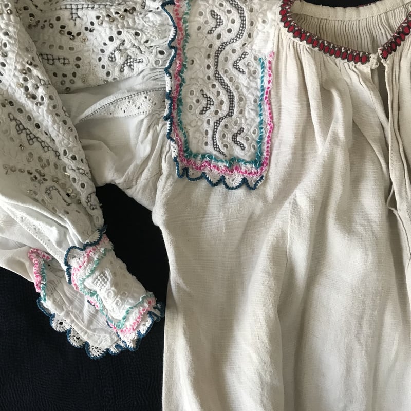 ルーマニア ヴィンテージ 手刺繍 スパンコール ブラウス