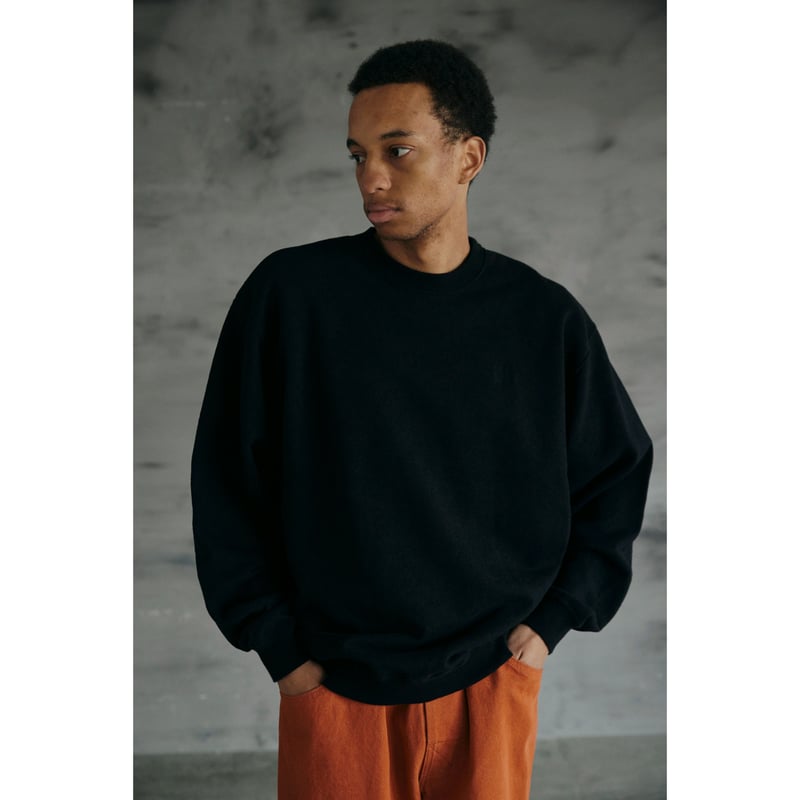 COMFORTABLE REASON / BOUCLE LOGO SWEAT / BLACK