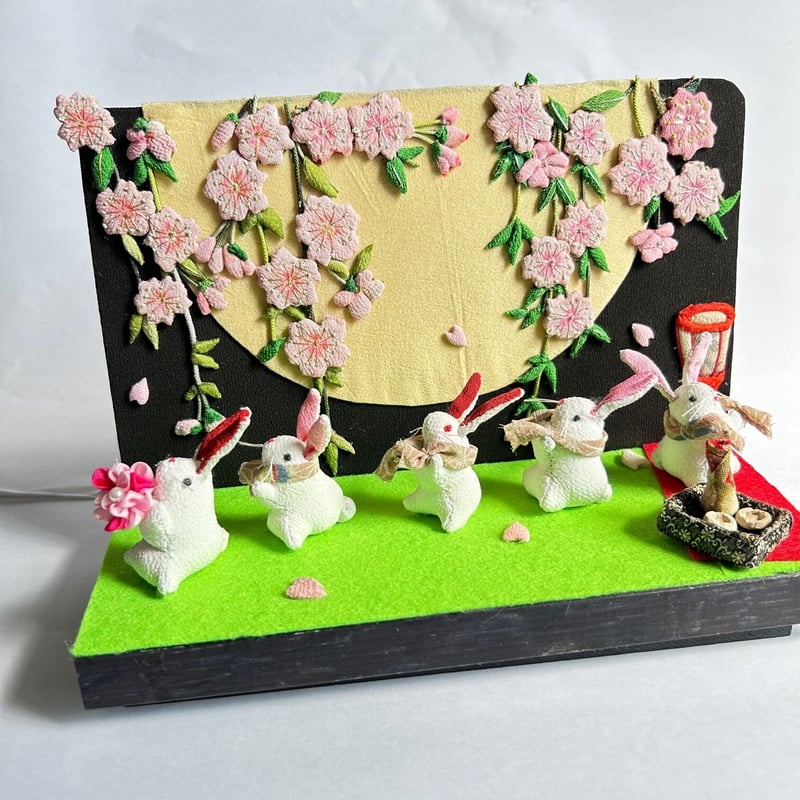 うさぎの花見と桜祭り ちりめん細工 うさぎ5匹 桜の押絵 | Aroma
