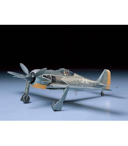 Amazon | ハセガワ 1/48 ドイツ空軍 ドイツ空軍 パイロット & 装備品