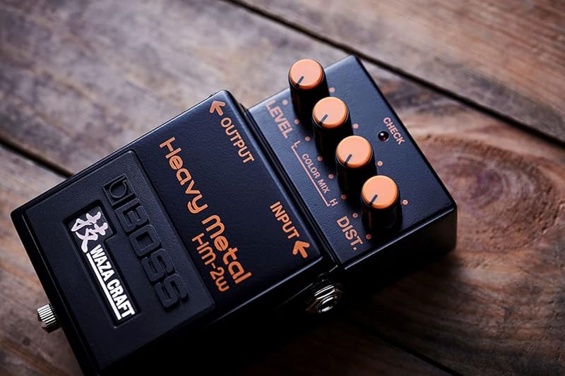 BOSS HM-2W - HM-2 Heavy Metal を技シリーズで復刻した