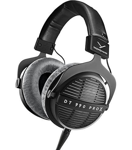 Amazon.com: beyerdynamic DT 770 PRO 32 Ohm closed Studio Headphone
