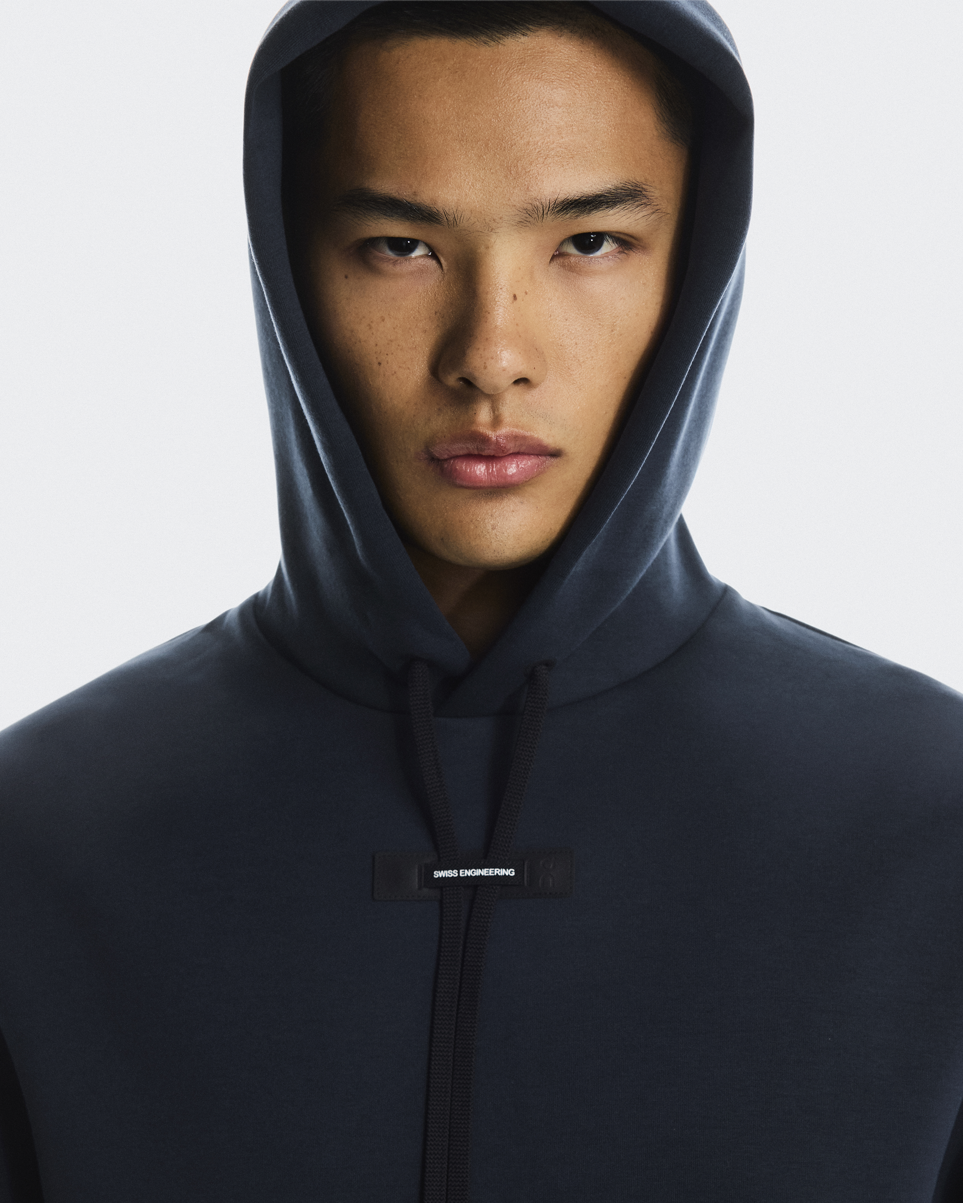 Men's Focus Tech Hoodie | Blue | On Canada