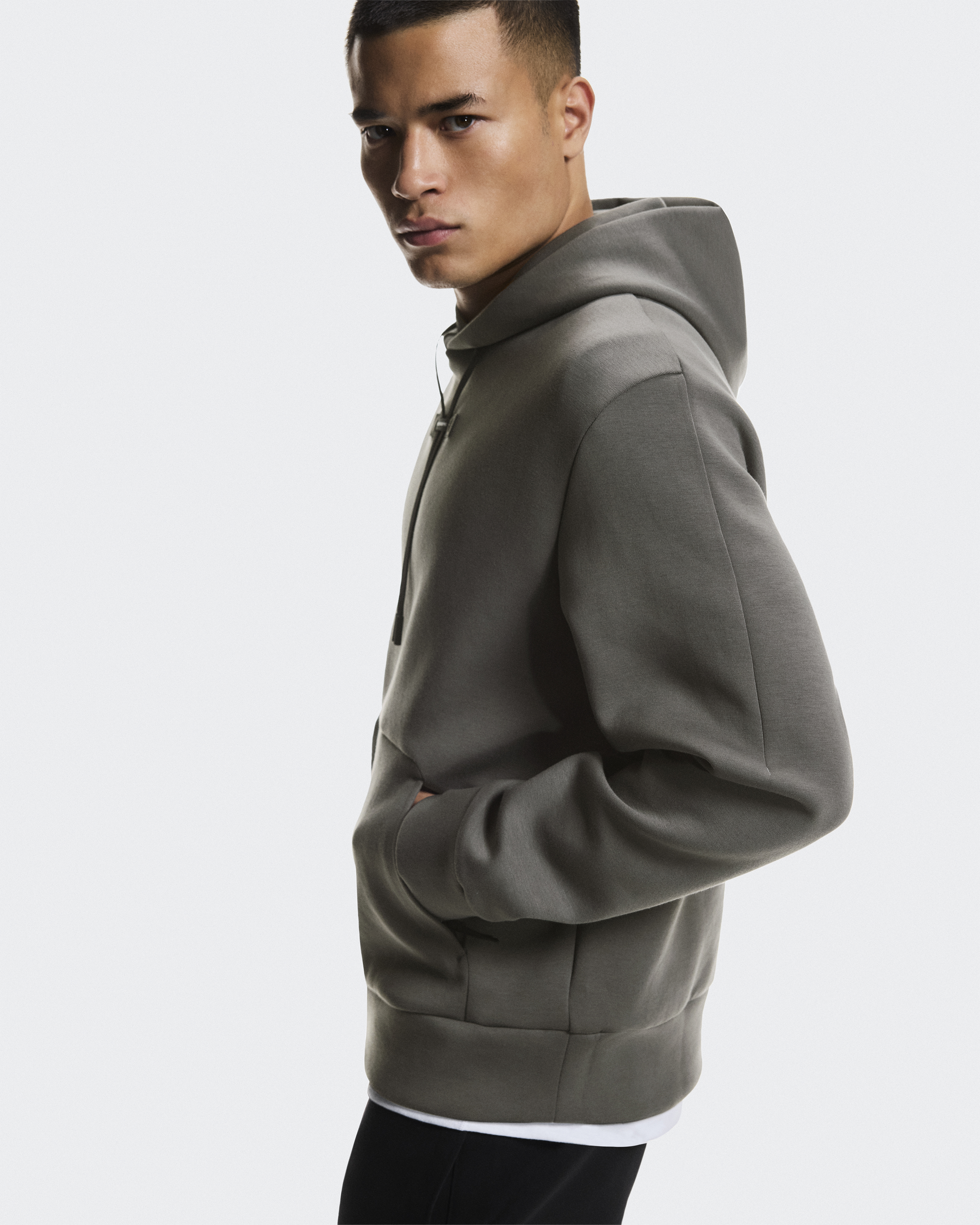 Men's Focus Tech Hoodie | Grey | On Canada