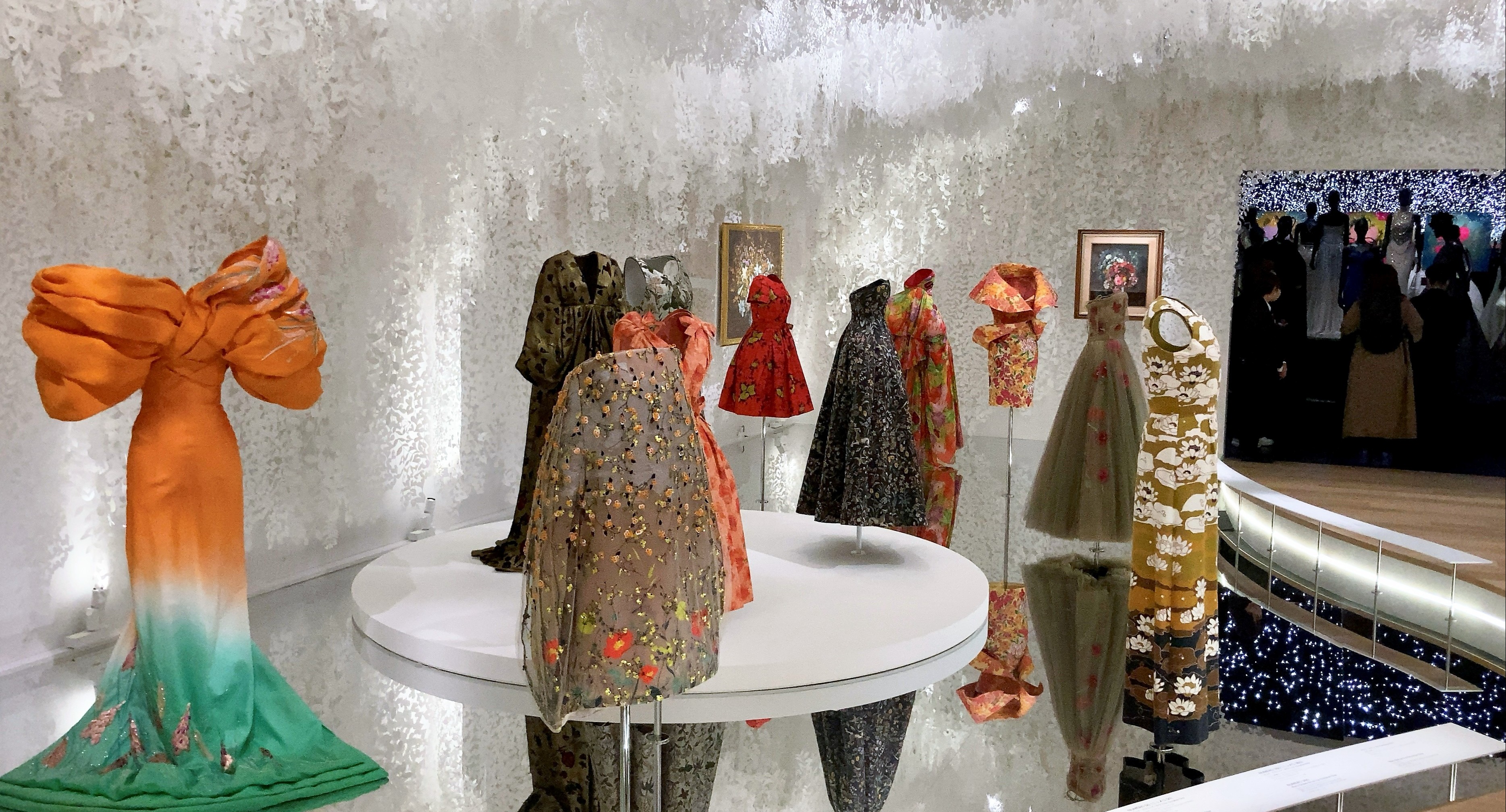 クリスチャン・ディオール、夢のクチュリエ」展（東京都現代美術館