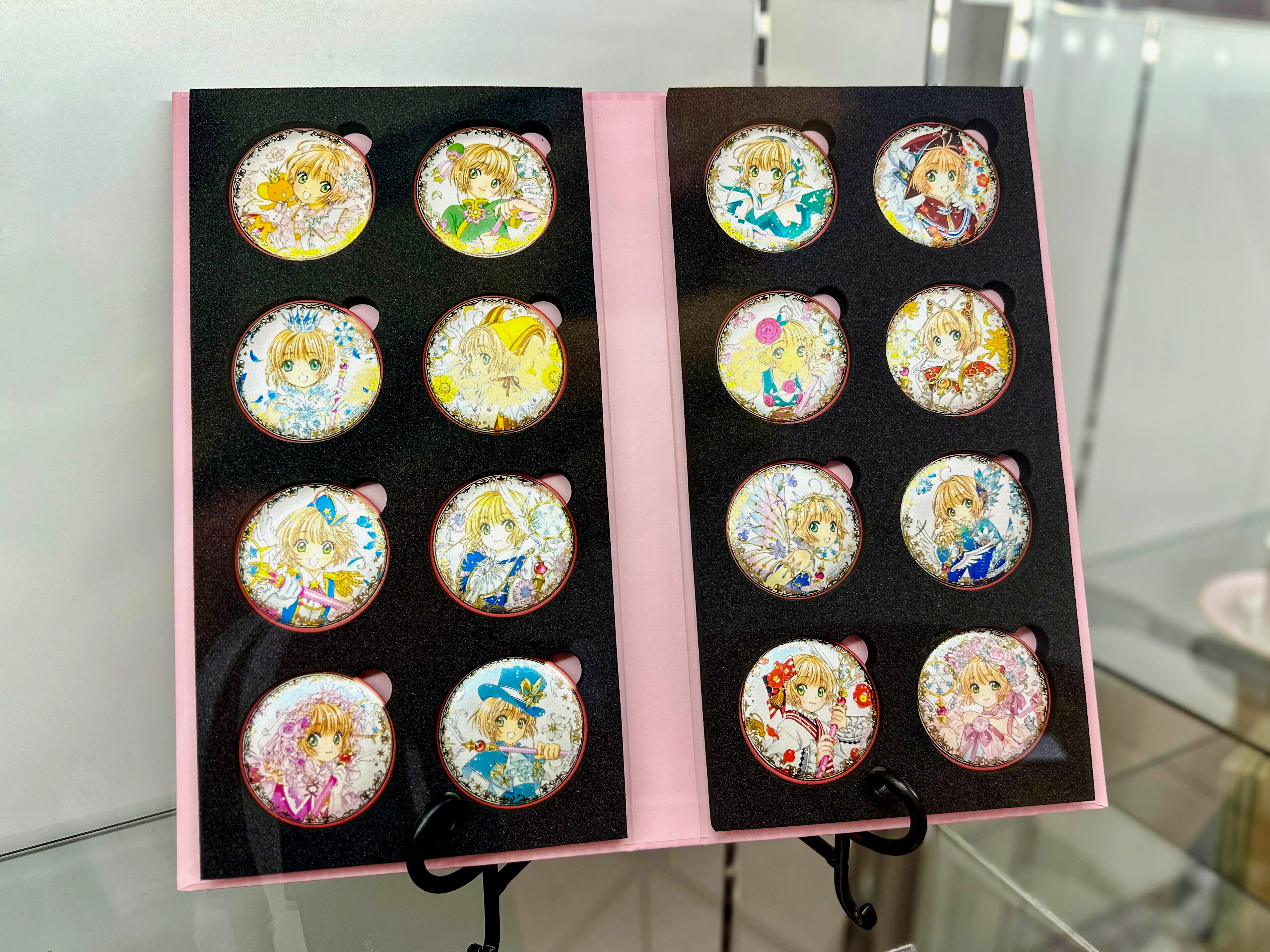 美術館のグッズ】「CLAMP展」で見つけた編集部おすすめグッズ6選