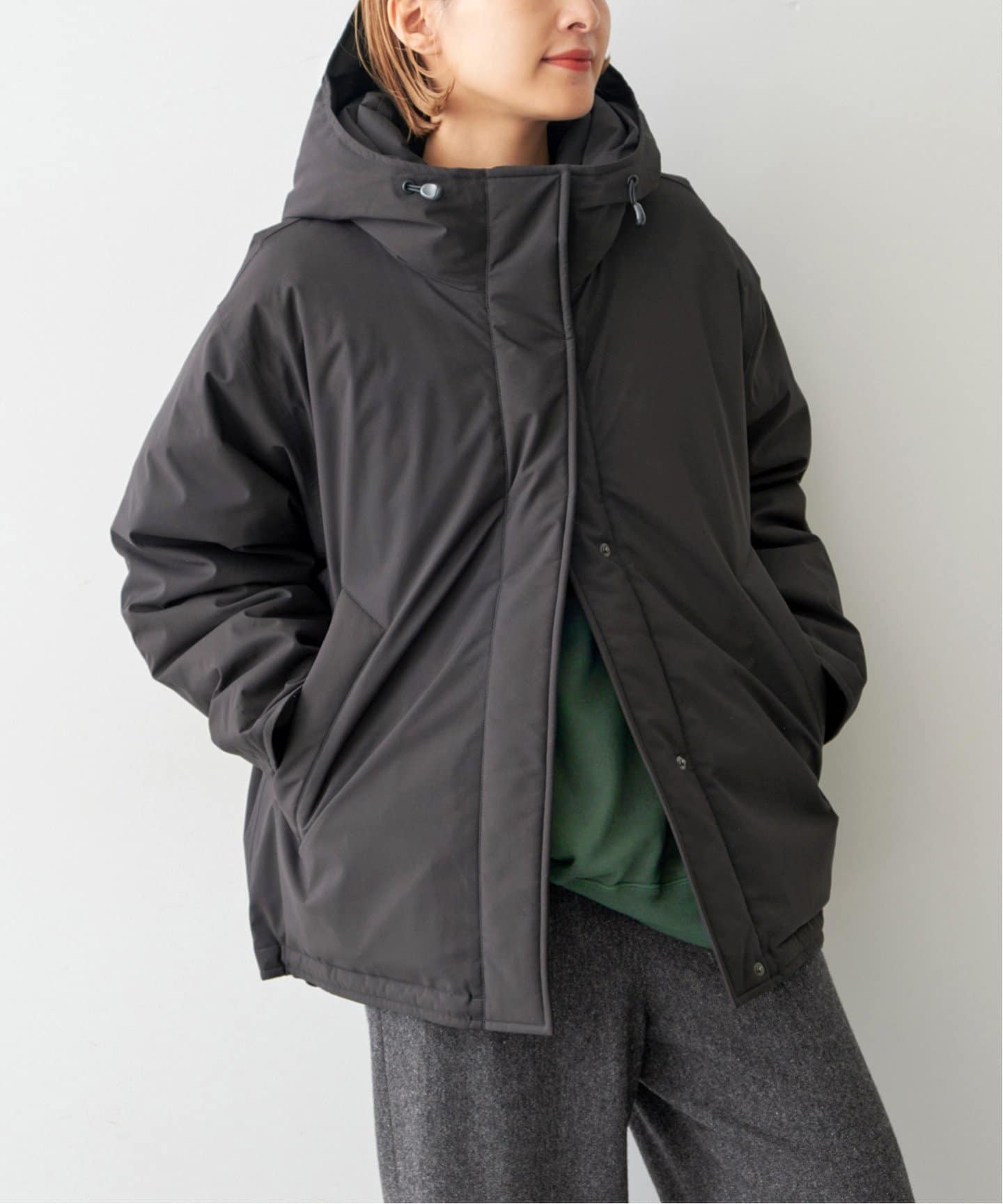 撥水フーデッドダウンハーフコート（ダウンジャケット）｜Spick and