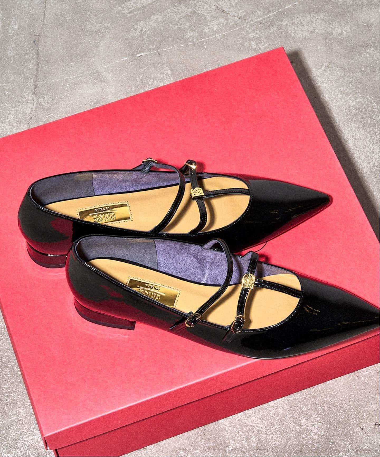 GRISE ポインテッドダブルTストラップフラット（フラットシューズ