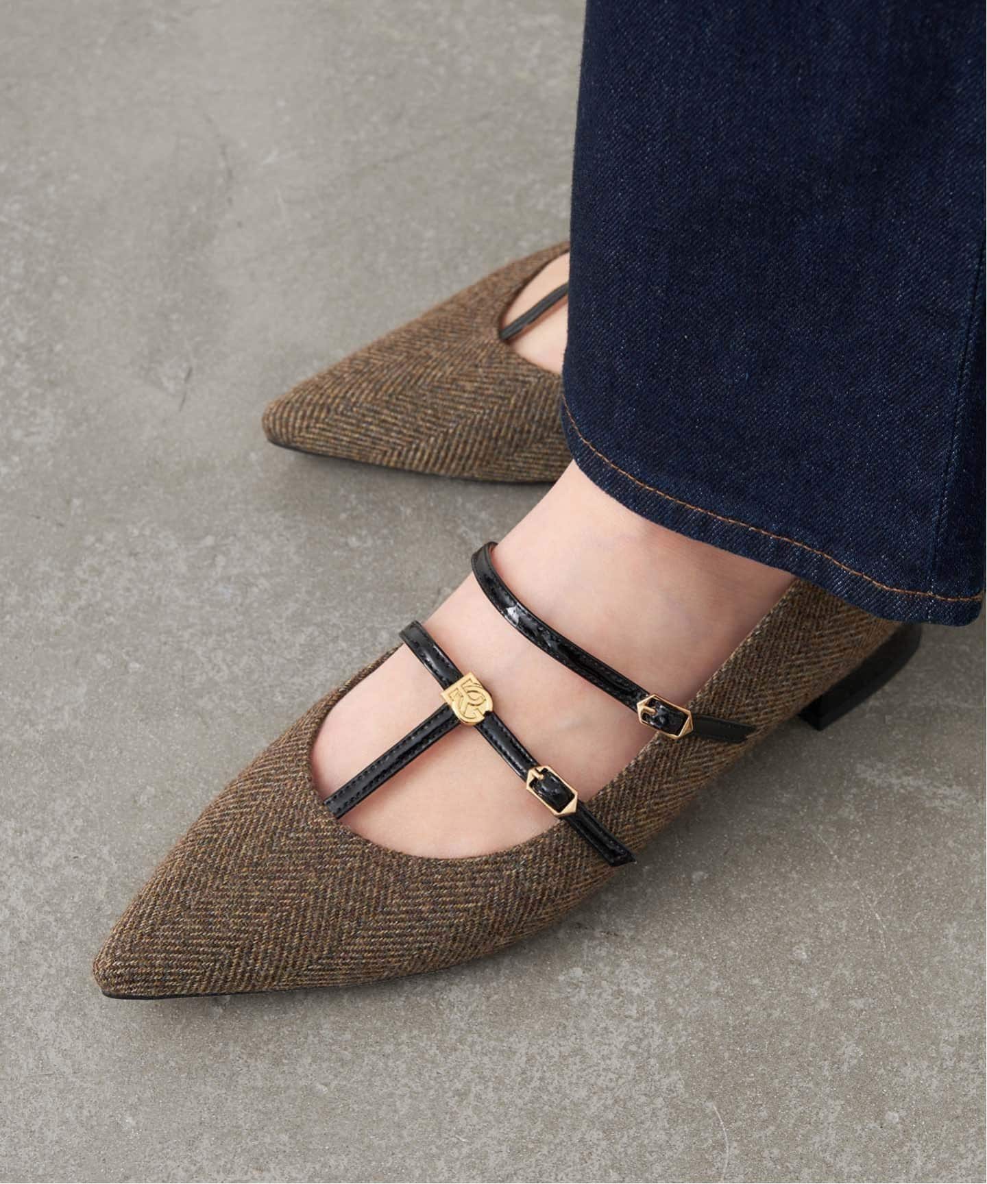 GRISE ポインテッドダブルTストラップフラット（フラットシューズ