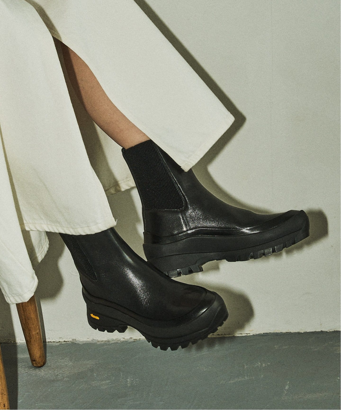 GRISEレザーVIBRAMバックリブショートブーツ（ブーティ・ショート