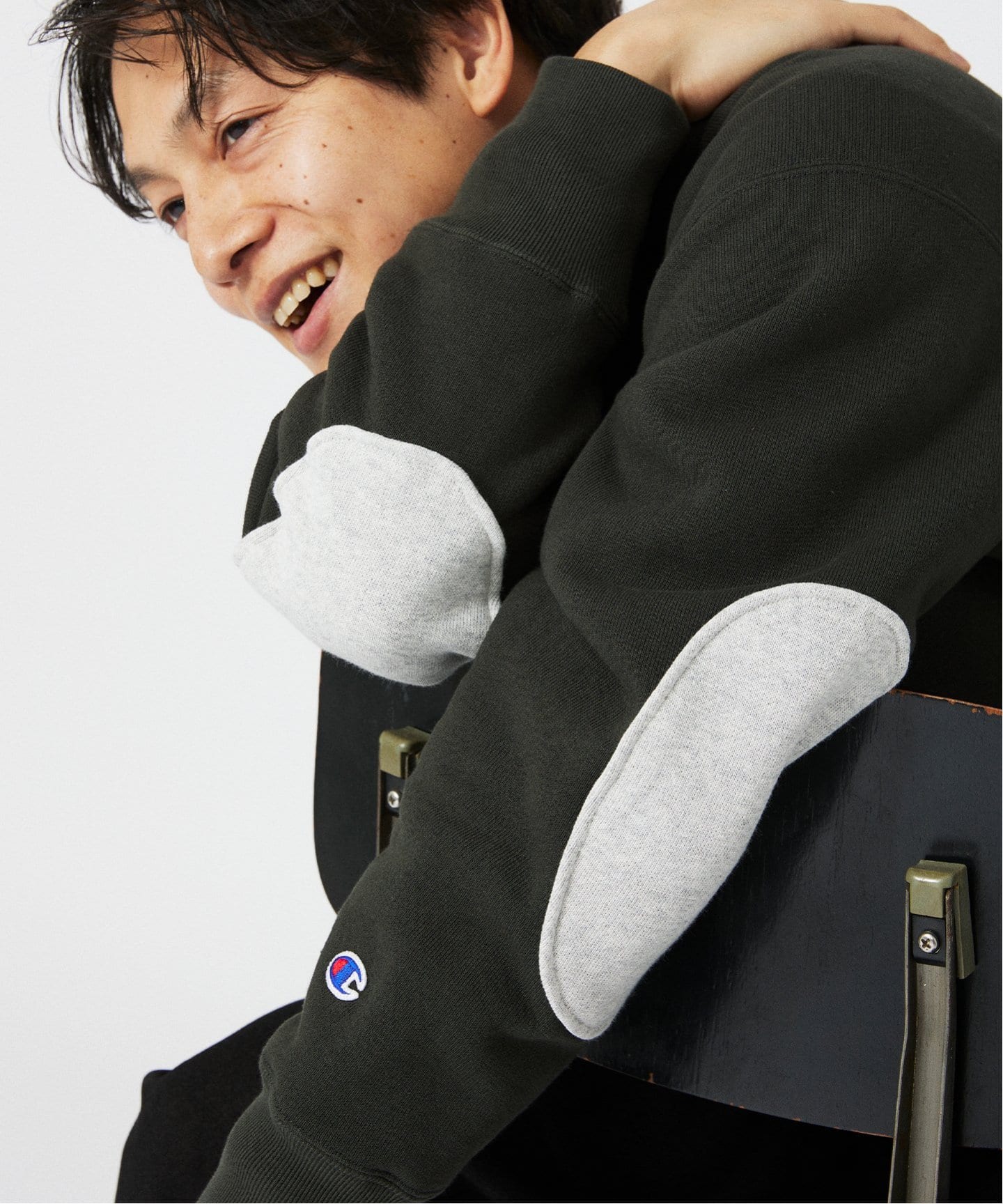 CHAMPION / チャンピオン 別注 R/W エルボーパッチ クルーネック