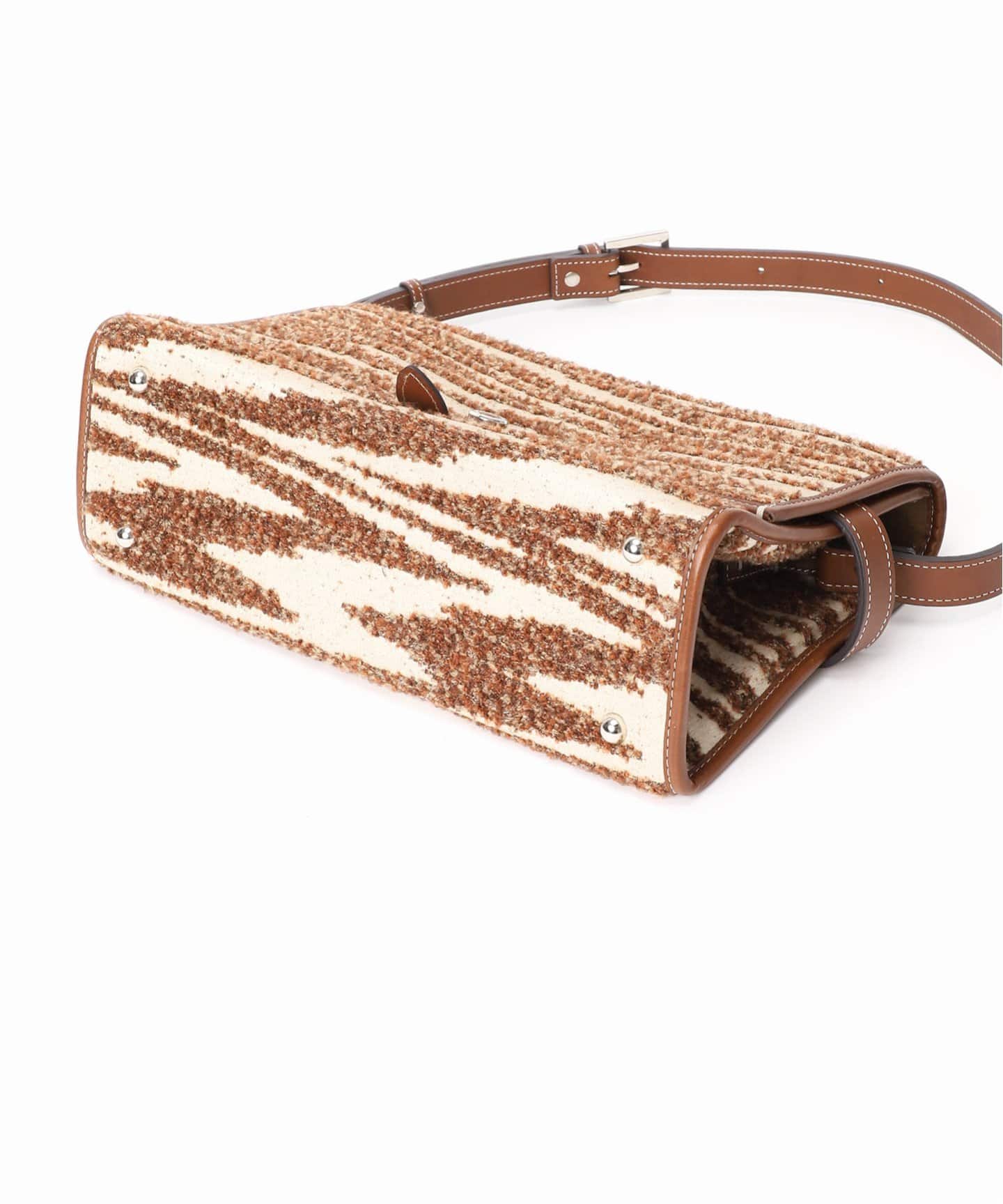 A VACATION/アヴァケーション MAN（ゼブラ）（ショルダーバッグ