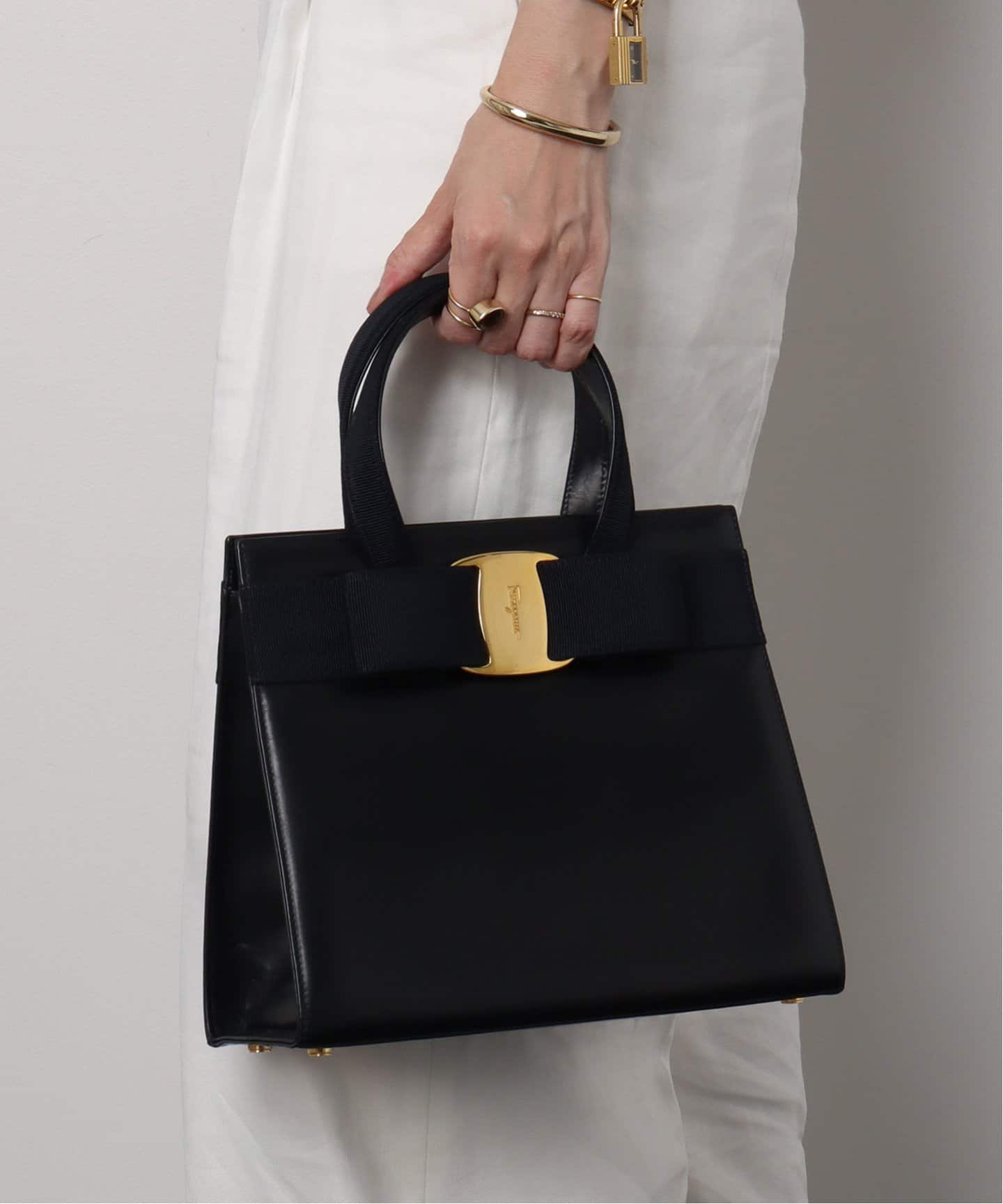 VINTAGE FERRAGAMO/フェラガモ】 Vara 2wayバッグ（ハンドバッグ