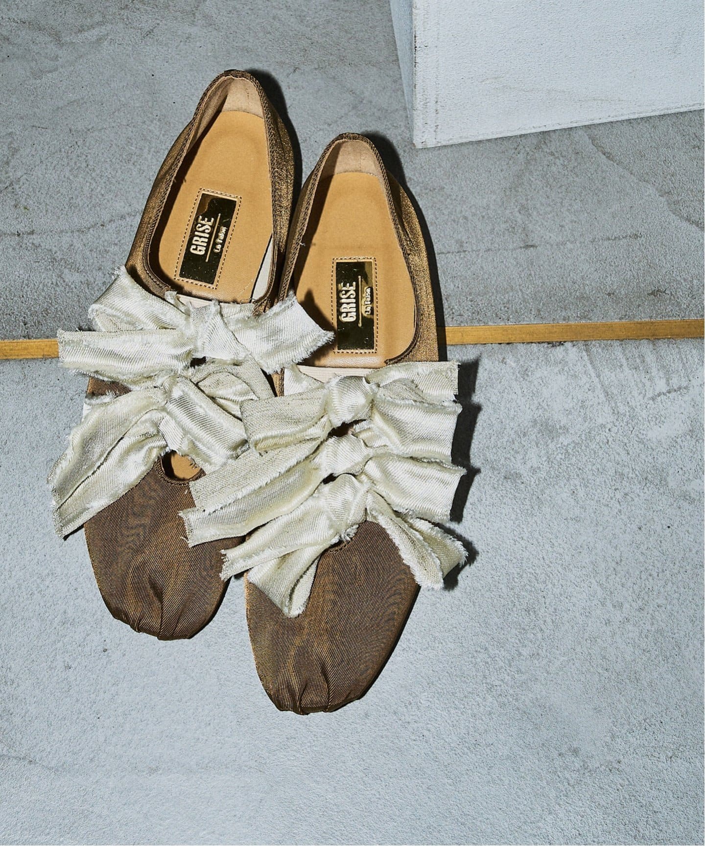 追加》GRISEサテンリボンバレリーナ（フラットシューズ）｜LE TALON