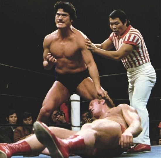 アントニオ猪木が“柔道王”ウィリエム・ルスカを返り討ち【週刊プロレス