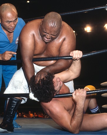 黒い呪術師”アブドーラ・ザ・ブッチャーがPWFヘビー王座奪取!【10月18