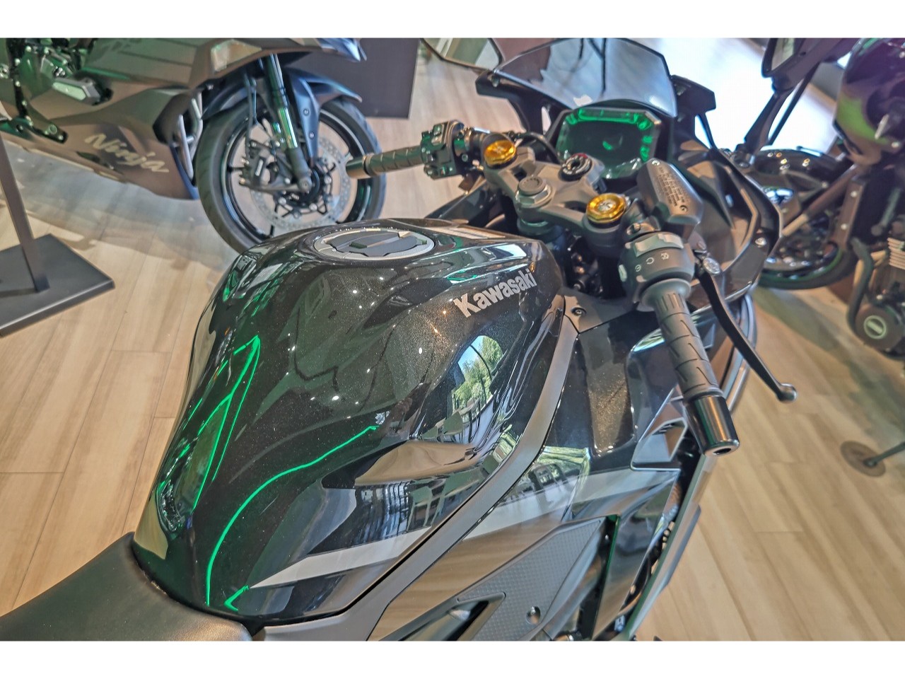 入荷のお知らせ】2026年モデル Ninja ZX-4R | BDSバイクセンサー