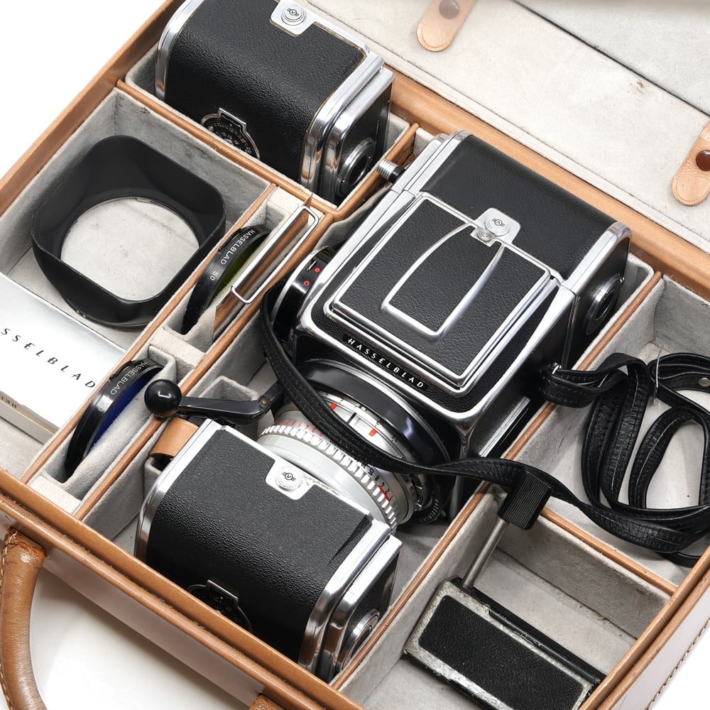 Hasselblad 500C, Zeiss Planar 80/2.8 on Grailium - Vintage Watches