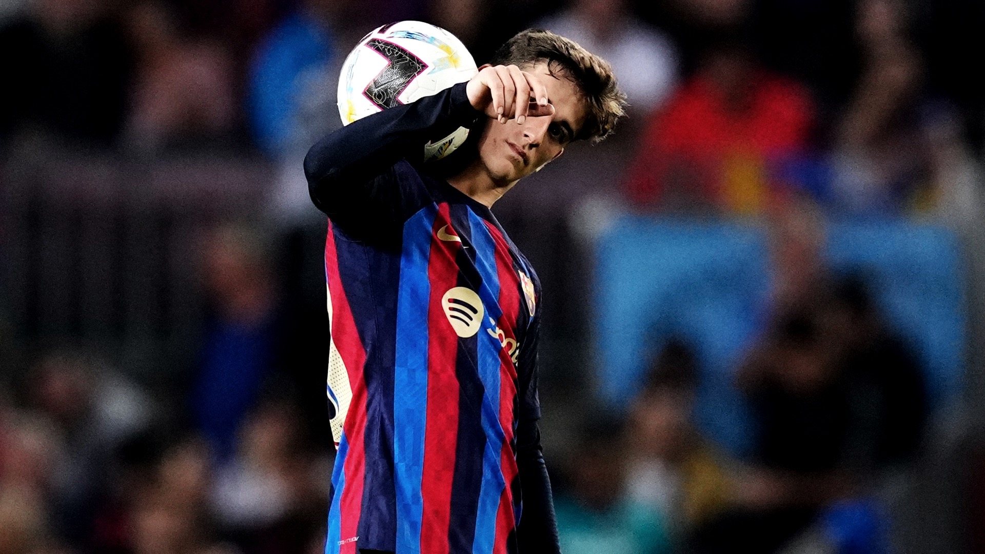 バルセロナ、裁判沙汰でガビをトップチームに登録…背番号6を与える