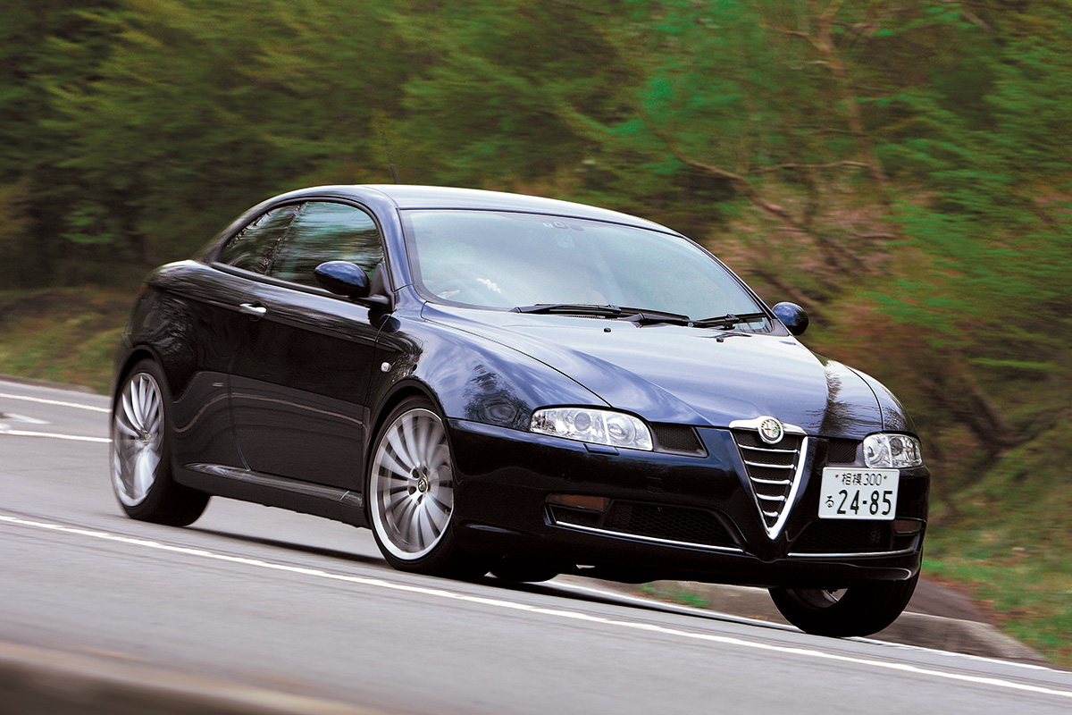 ベルトーネの美しいボディと刺激的な走行感覚！ 清水草一が考える