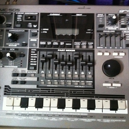 Roland MC-505 Groovebox - What To Know & Where To Buy | Equipboard