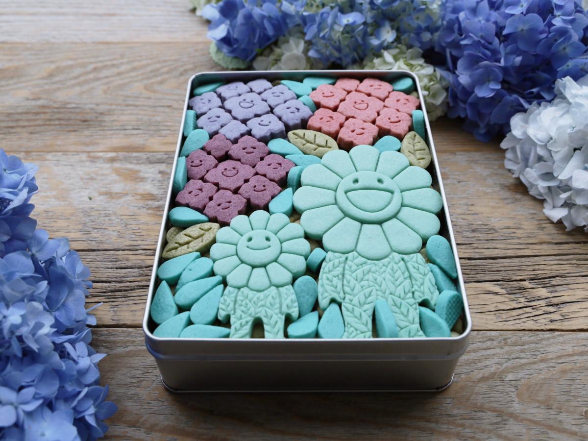 村上隆さんの「となりの開花堂」、数量限定「お花の親子の紫陽花