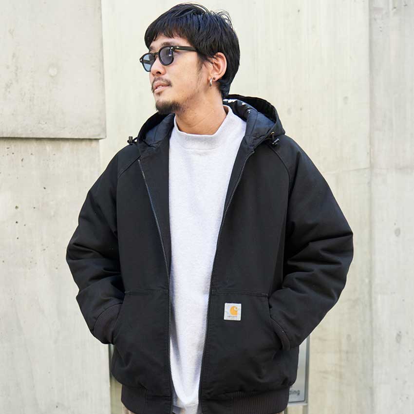 秋の人気アウターは「カーハート」！街角のリアルコーデ3選に見る