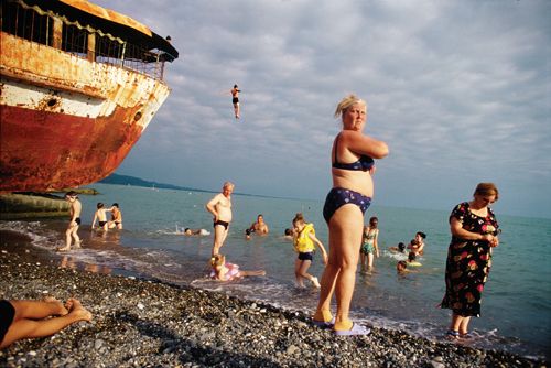 Satellites - Photographs by Jonas Bendiksen | LensCulture