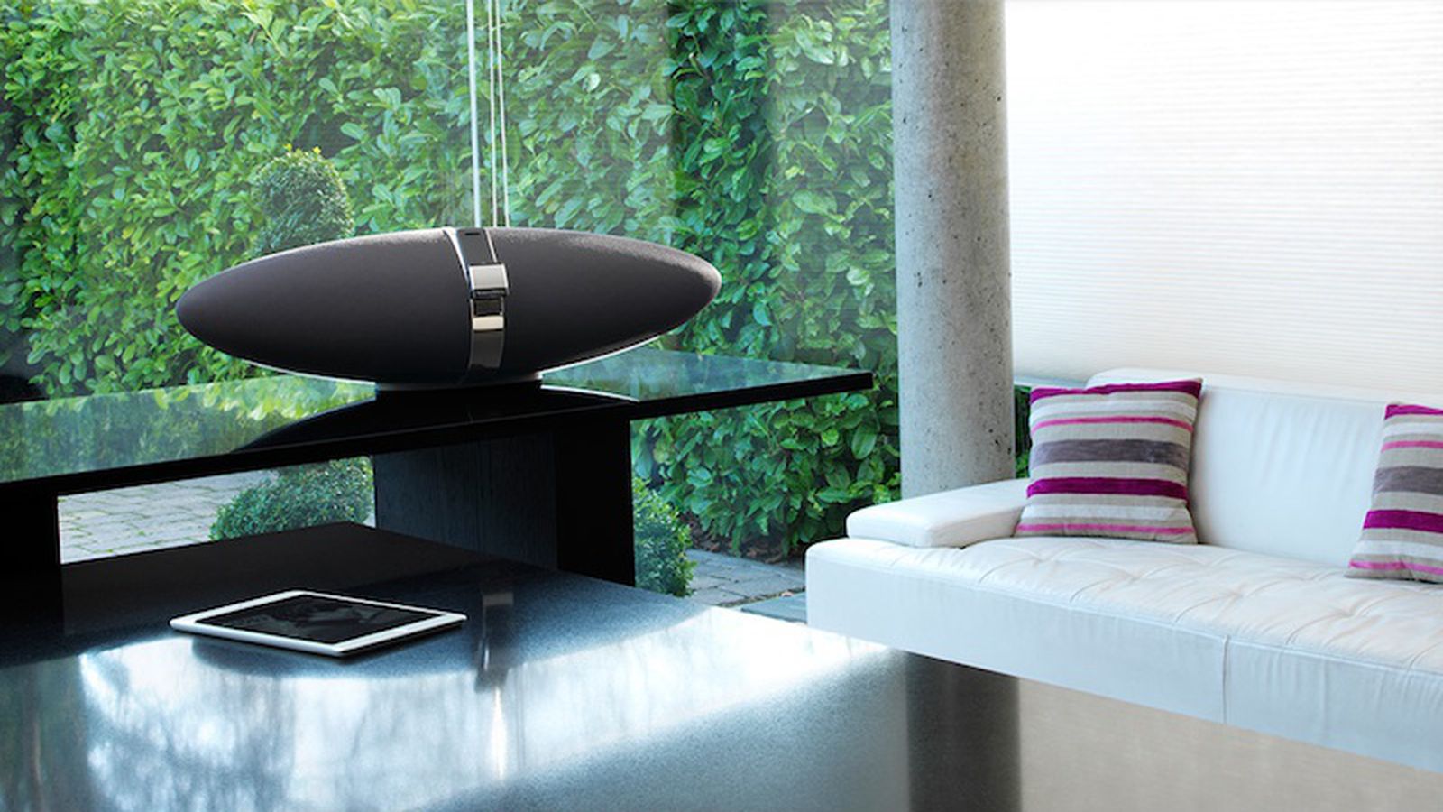 Bowers & Wilkins Introduces Lightning-Equipped Zeppelin Air and Z2