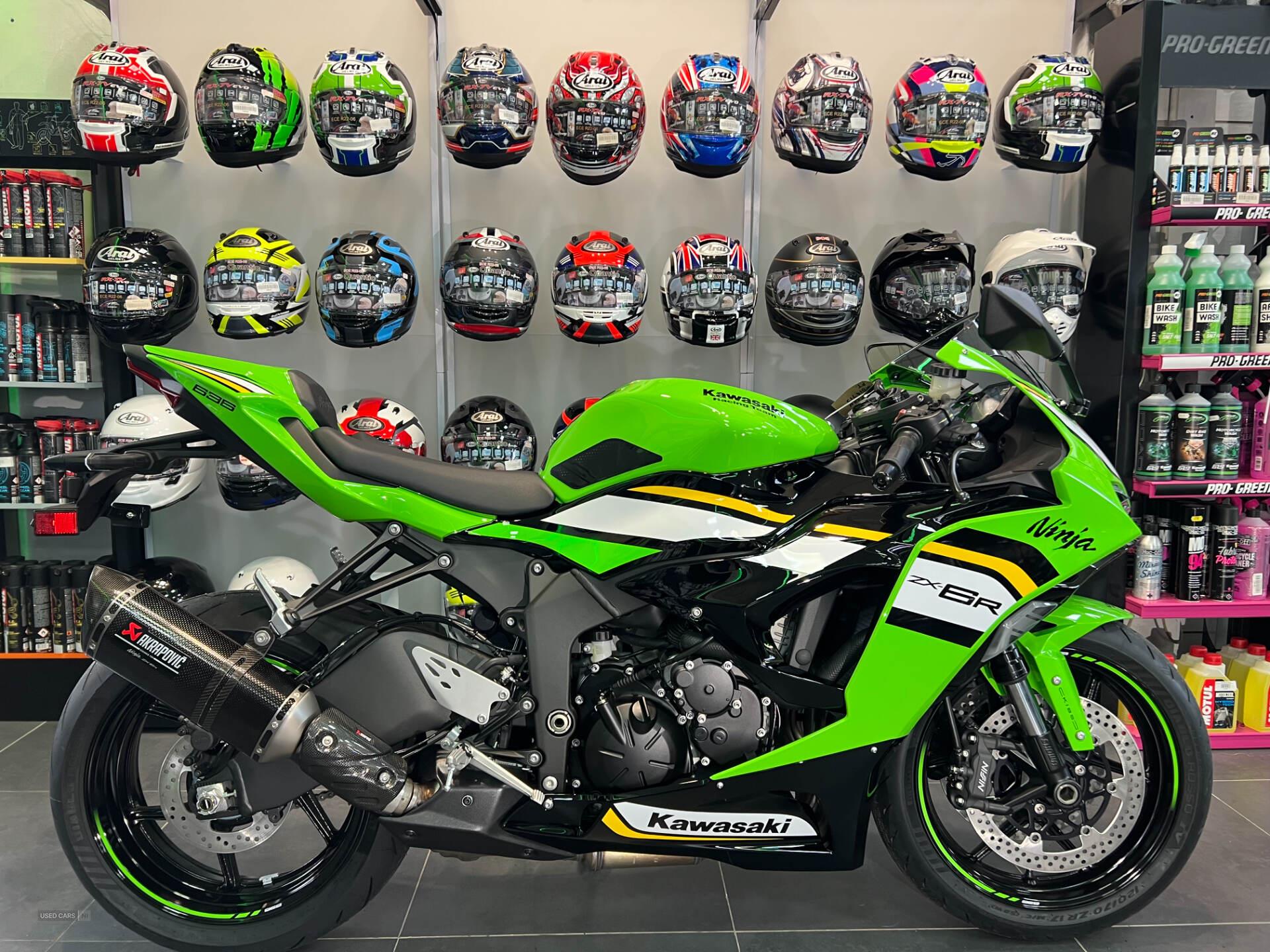 SAVE £875 ON THIS PRE REGISTERED 0 MILE NINJA ZX6 PERFORMANCE