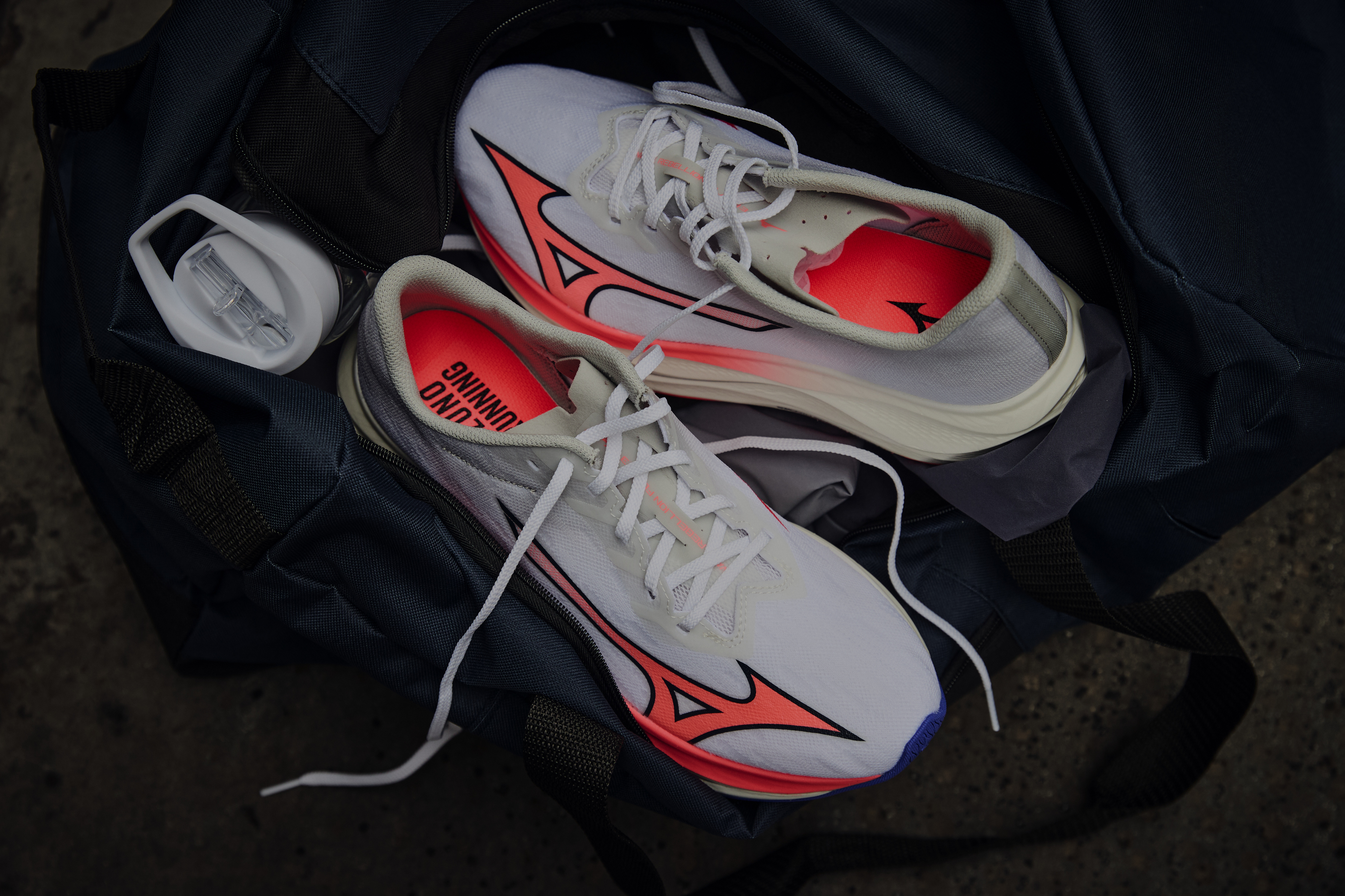 踵がないシューズ”シリーズ最新作！ ミズノ「WAVE REBELLION FLASH 3