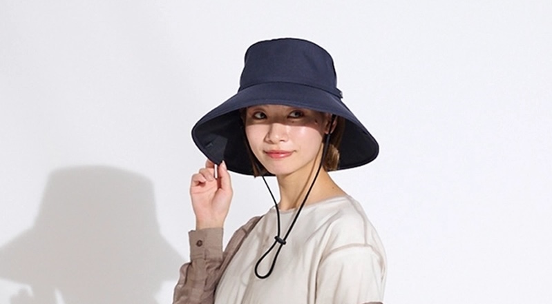 完全遮光日傘の専門メーカー「サンバリア100」の技術を結集した帽子に