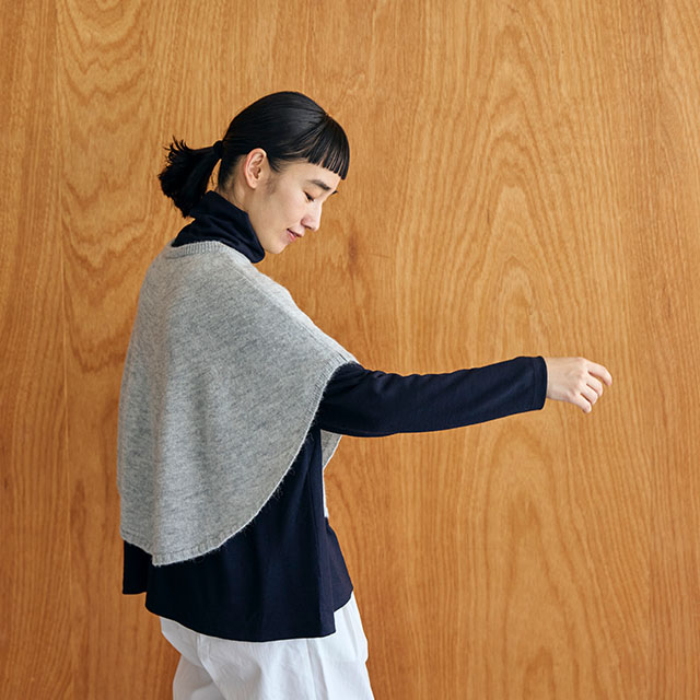 重ね着するポンチョケープ｜衣料品｜中川政七商店 公式サイト