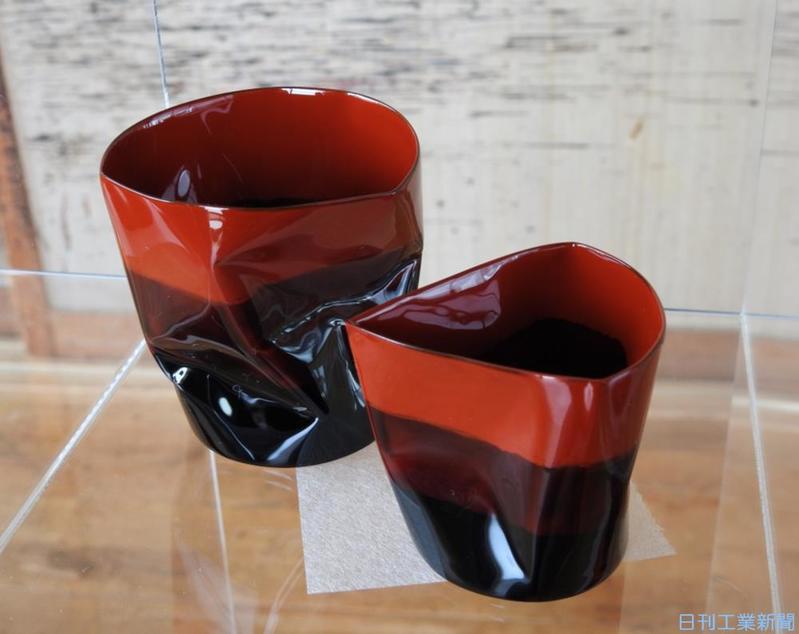 仏壇屋さん発、木も布も使わず「漆だけ」で作った薄くて軽い酒器