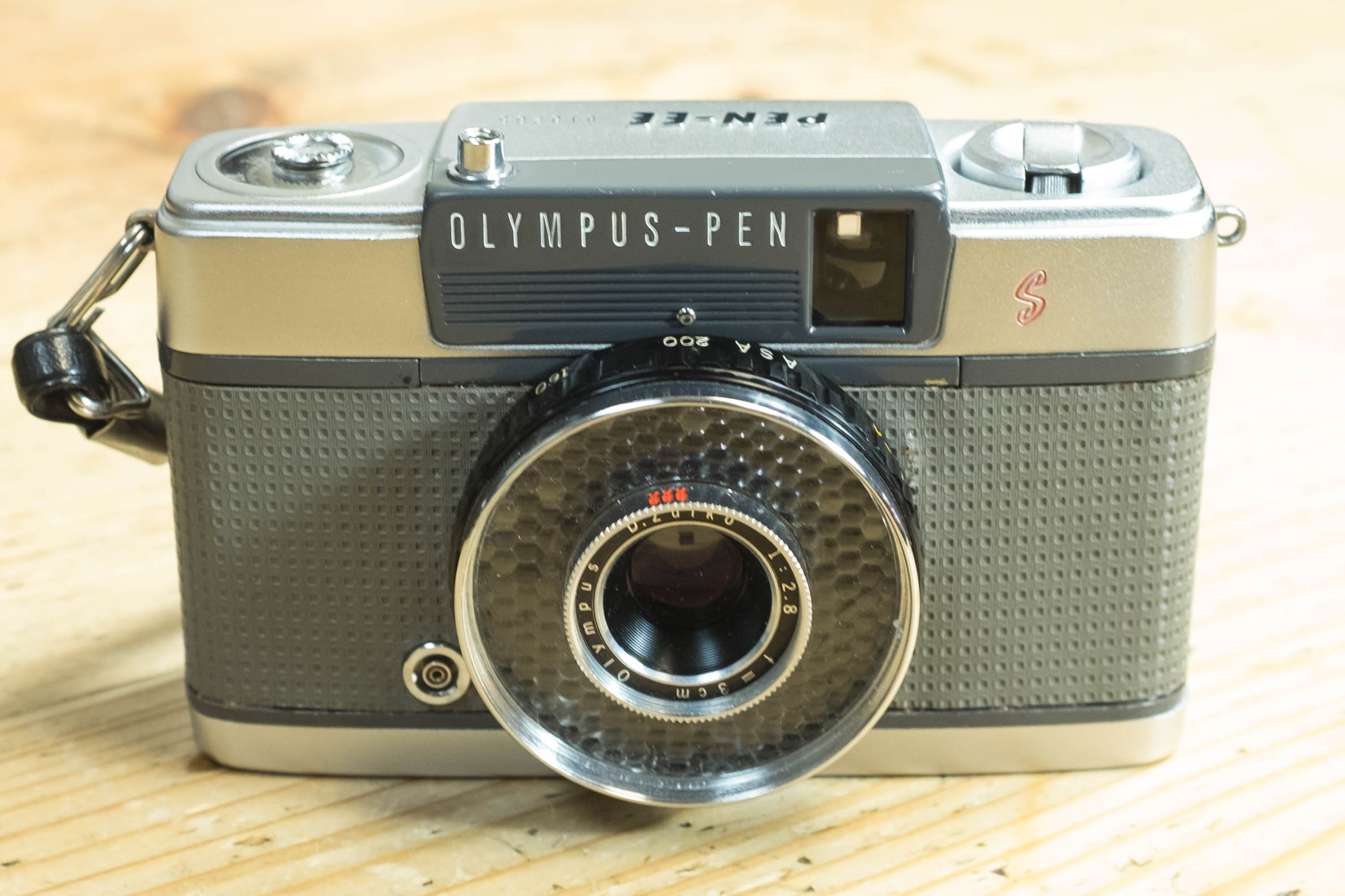 Olympus Pen-EE.S — Broken Camera . Club