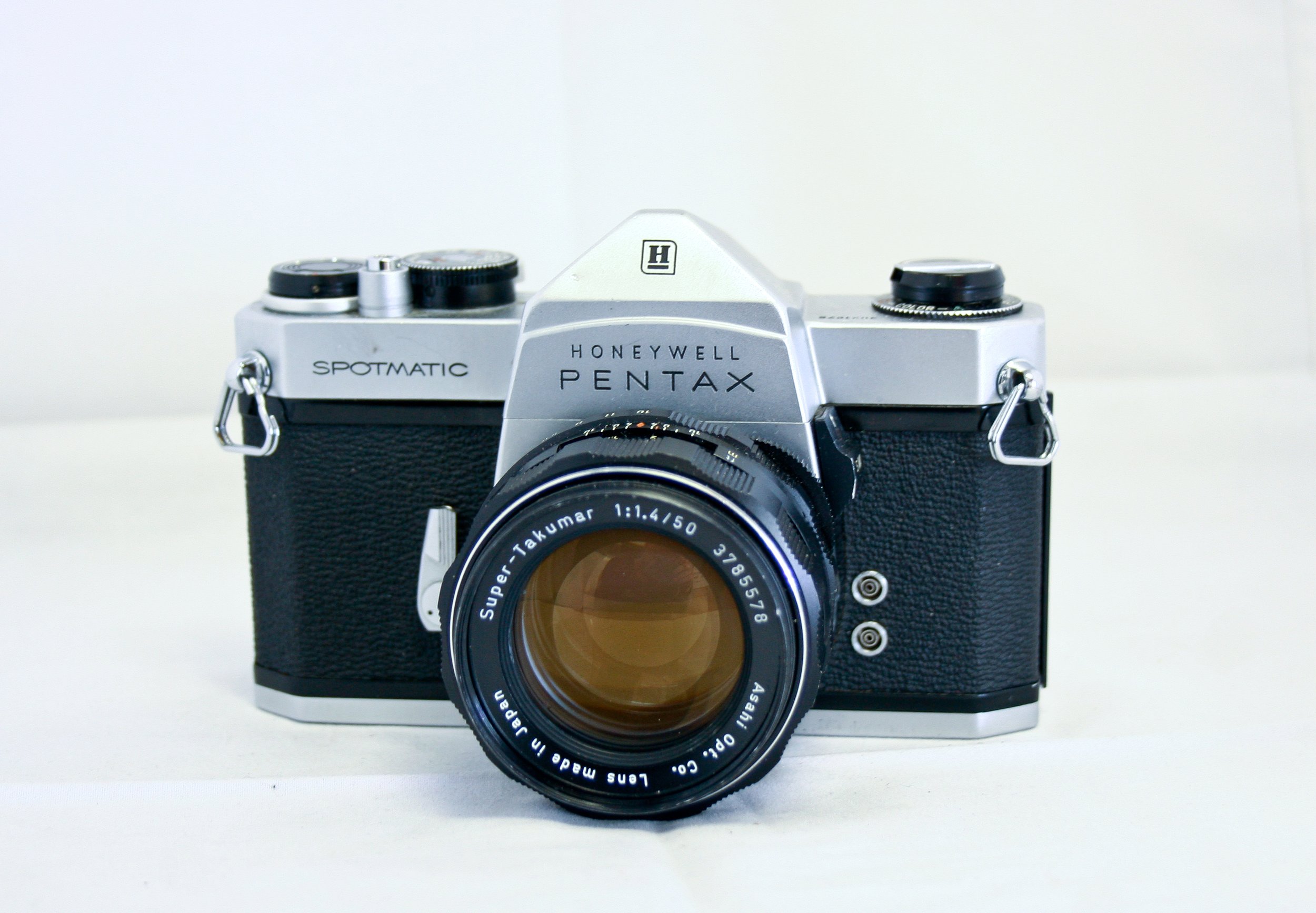 Pentax Spotmatic w/ 50mm 1.4 (*) — Camera Center