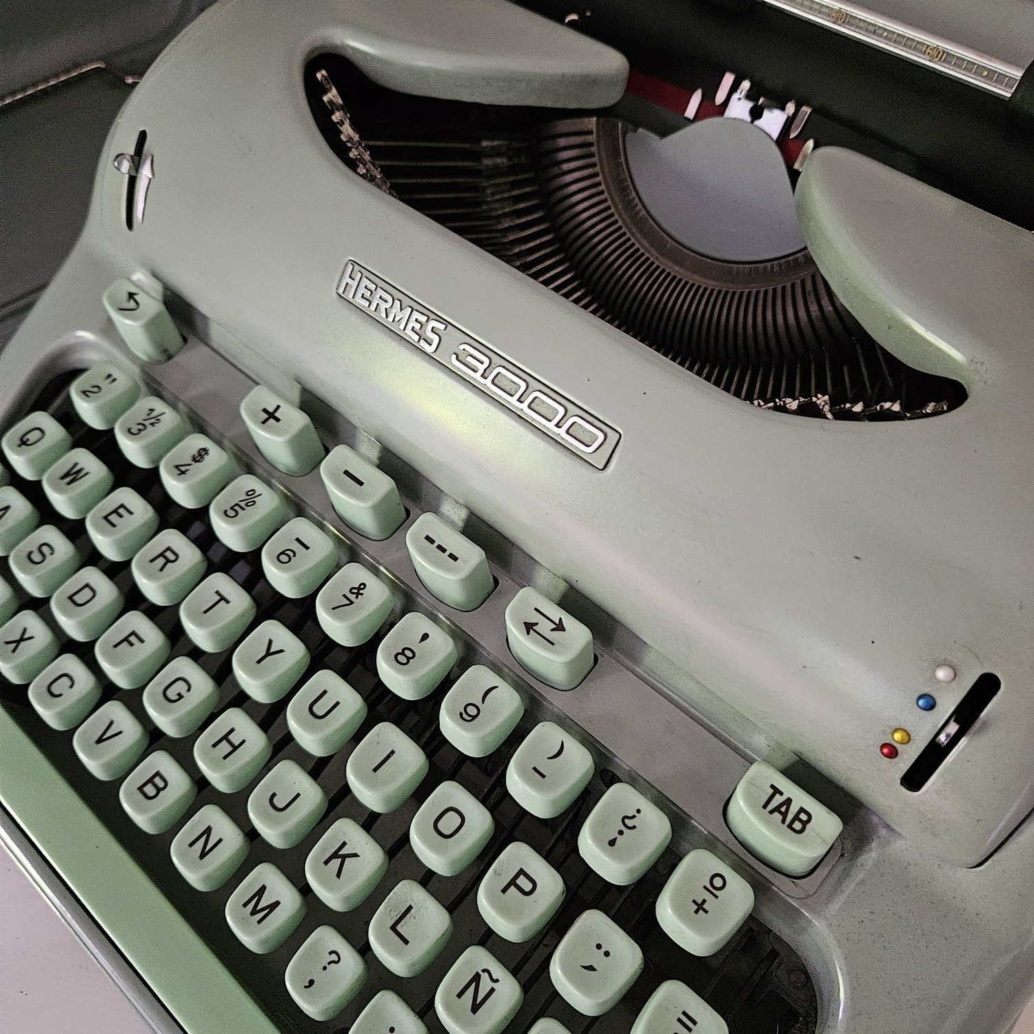 Hermes 3000 vintage typewriter with case and manual, serviced