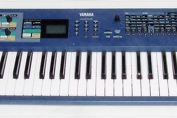 Yamaha PSR-S700 | Synthpedia