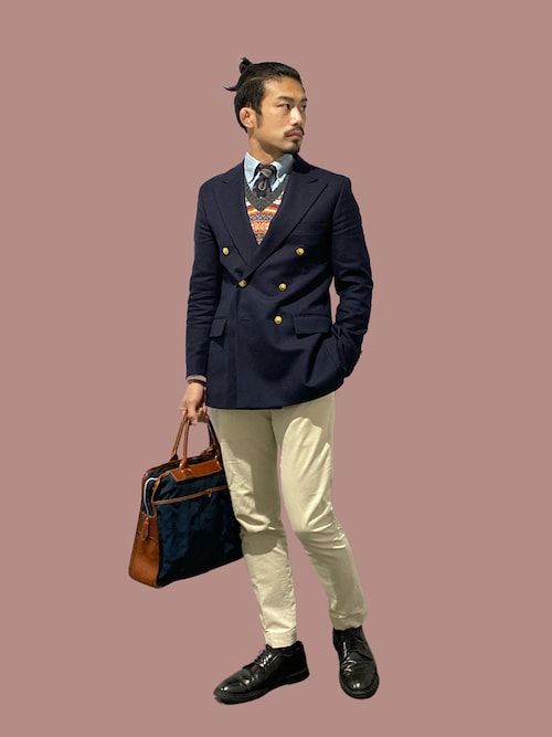 POLO RALPH LAURENのチノパンツを使った「紺ブレ」のメンズ人気