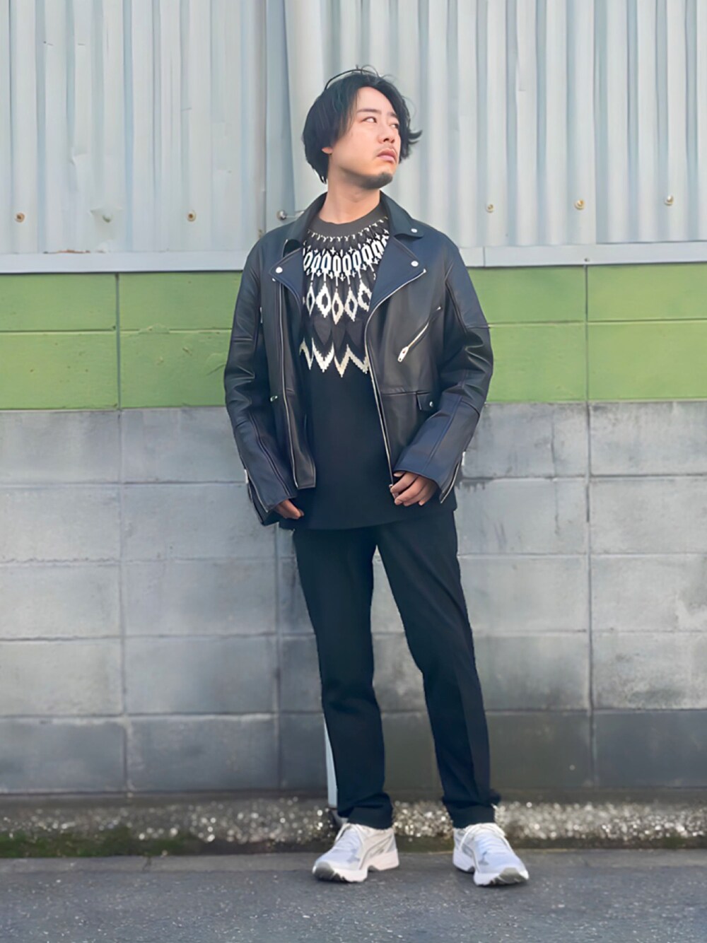 ZARAのライダースジャケットを使った「レザー」のメンズ人気