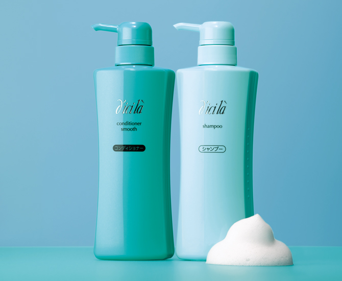 一路真輝さんがディシラのシャンプー＆コンディショナーを体験