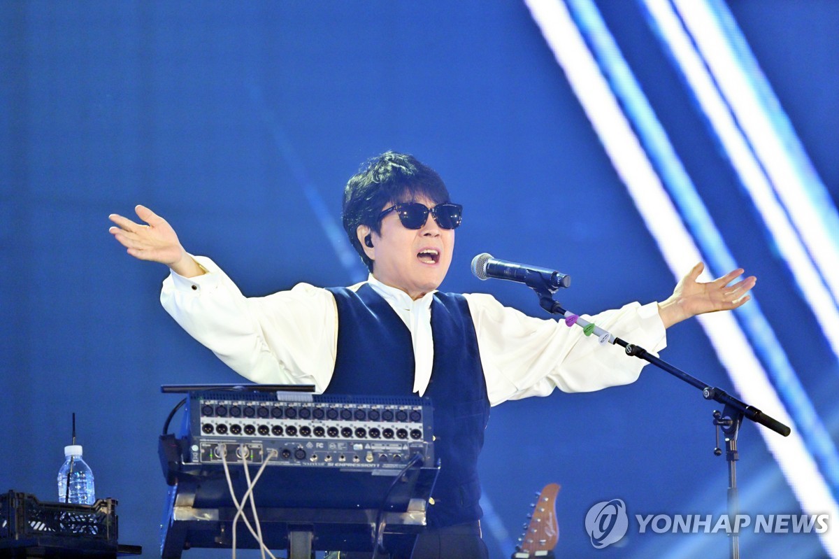 韓流］チョー・ヨンピル 年末年始に全国ツアー開催 | 聯合ニュース