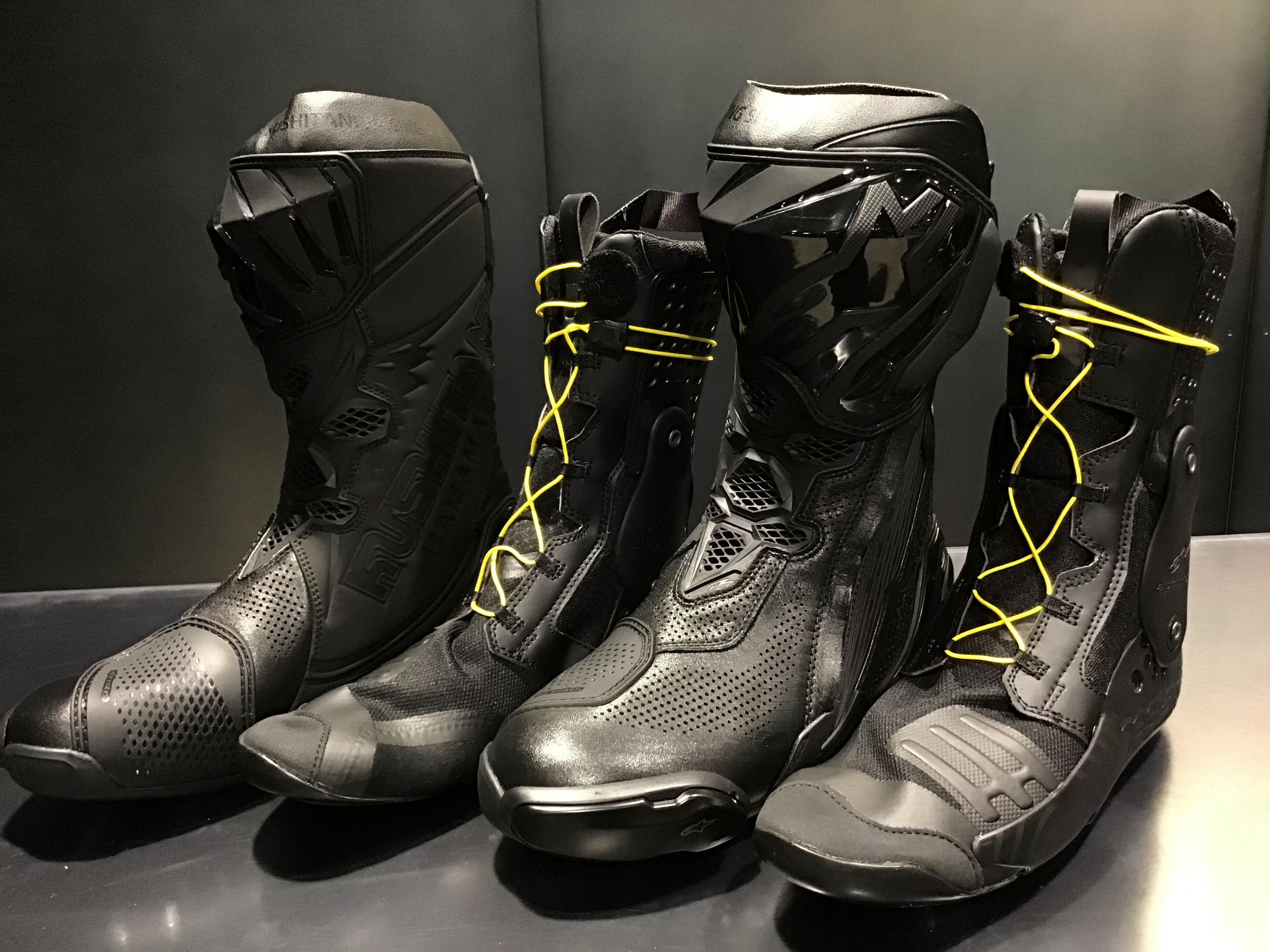 7701 SUPERTECH R2 × ProtoCore Leather BLACKOUT MODEL入荷のお知らせ