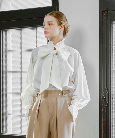フリルネックボウタイブラウス/cle blatt(クレブラット)｜クレブラット