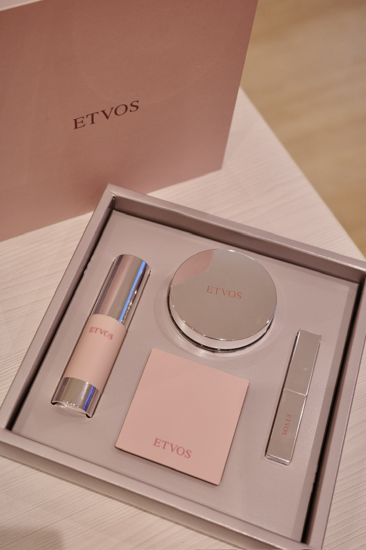 速報！】11/5発売ETVOSホリデーコフレ2025 完全レビュー｜＠BAILA