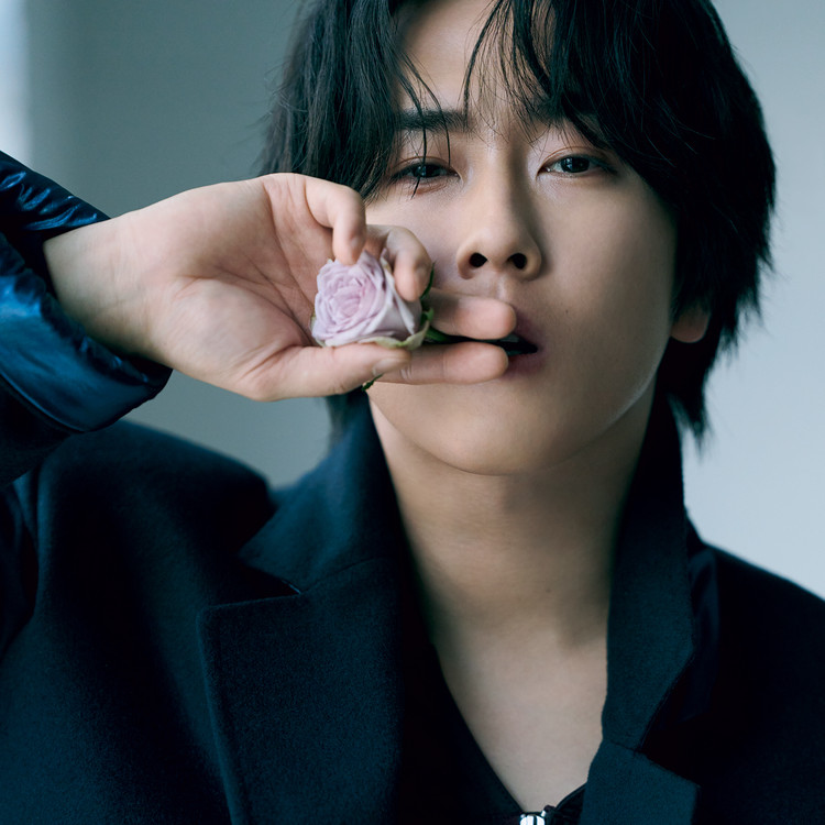 写真】BAILAの誌面を飾ったSnow Man 宮舘涼太さん｜＠BAILA（バイラ）