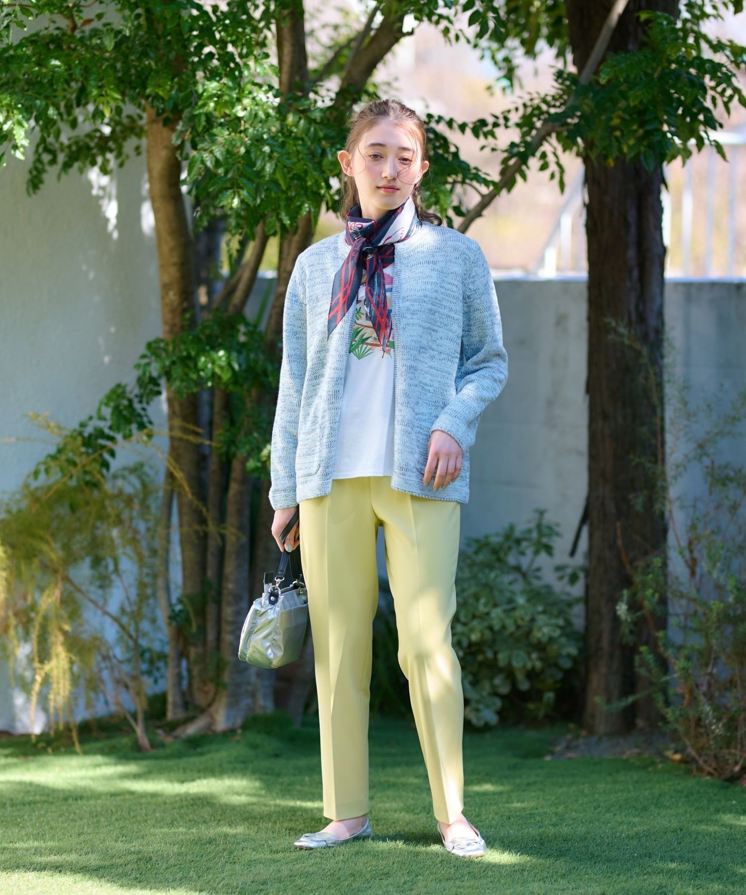 ボーダー×ロゴプリントスカーフ|キャラ・オ・クルス | レリアン公式